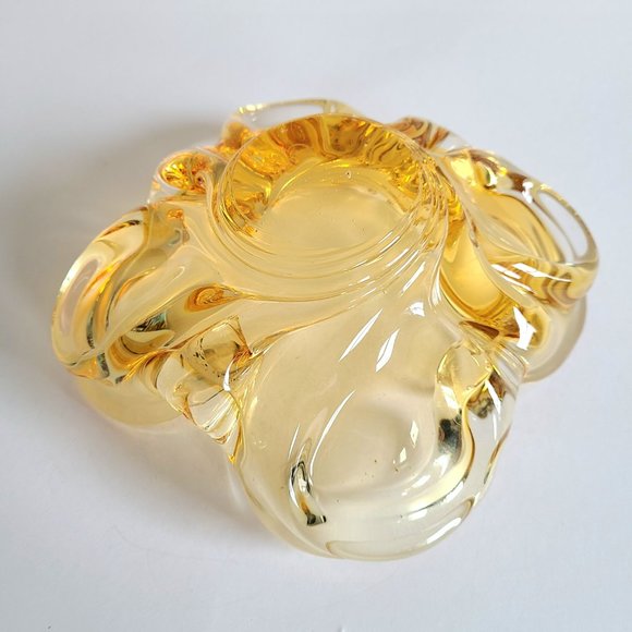 Chalet Canada Amber Yellow Art Glass Flower Organic Shape Bowl. - Picture 6 of 9